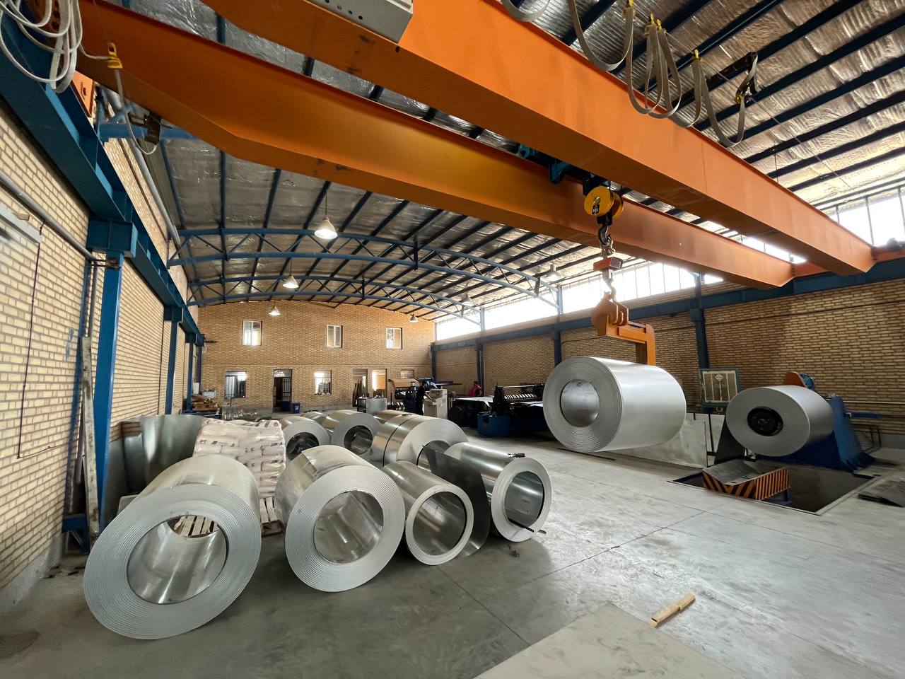 شرکت نیکنام پروفیل آراد تولید کننده انواع سازه های درای وال و سقف کاذب